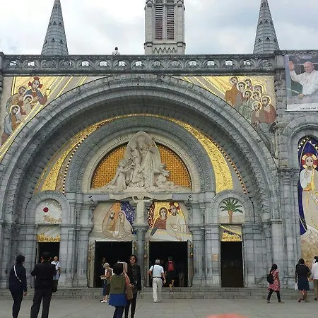 Albion Lourdes